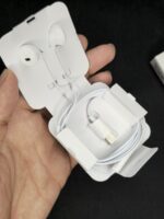 Earpods Lightning Connector – Clear Sound & HD Calling - Image 3